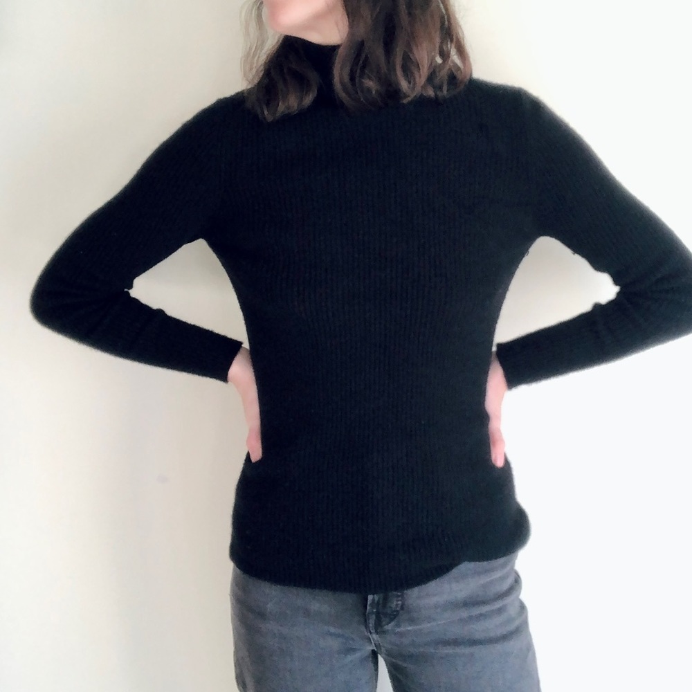 Black ribbed cashmere turtleneck sweater